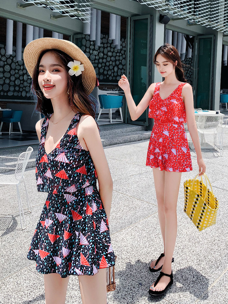 Swimsuit women's 2020 new explosive one-piece dress small chest conservative cover belly thin sexy Korea ins large size swimsuit