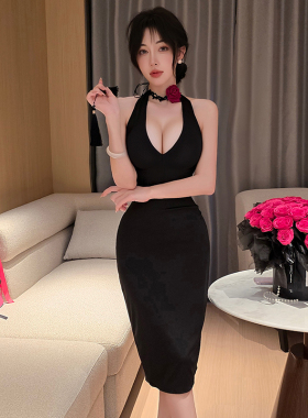 性感深V挂脖黑色睡裙女夏季收腰开叉露臀御姐风免脱连衣裙带脖环