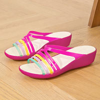 High-end and fashionable jelly sandals, crystal plastic resin, new seaside croquet, anti-slip soft-soled mom shoes, women's style thumbnail 6