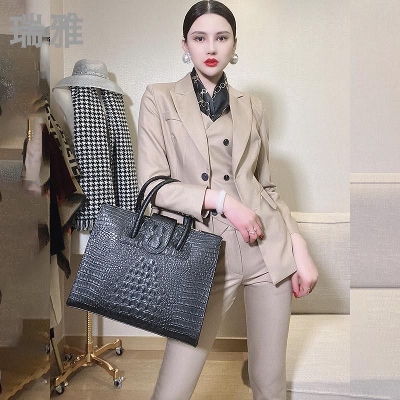 高端小西装套装女职业装气质小个子长袖西服三件套马甲新款秋冬款