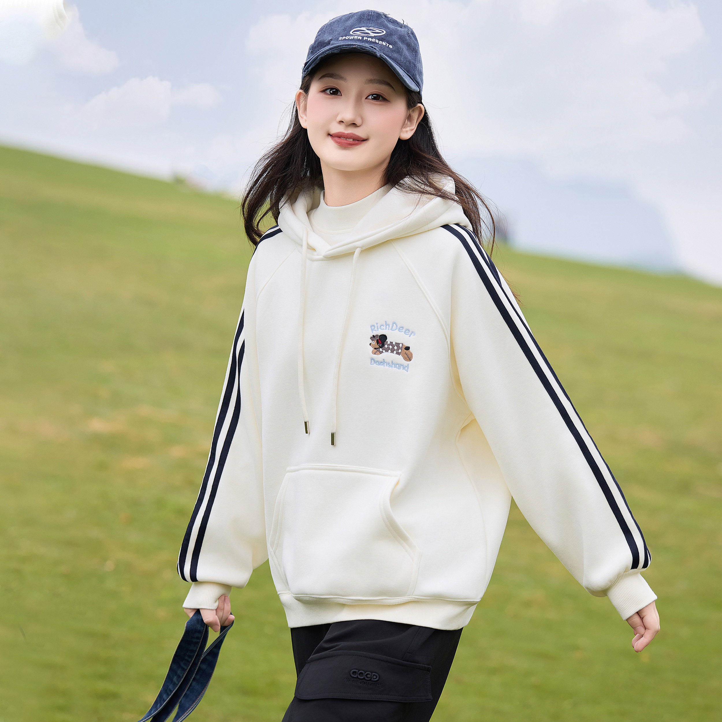 初中女生卫衣春季外套12岁13岁中学生少女上衣高中生春装套头卫衣