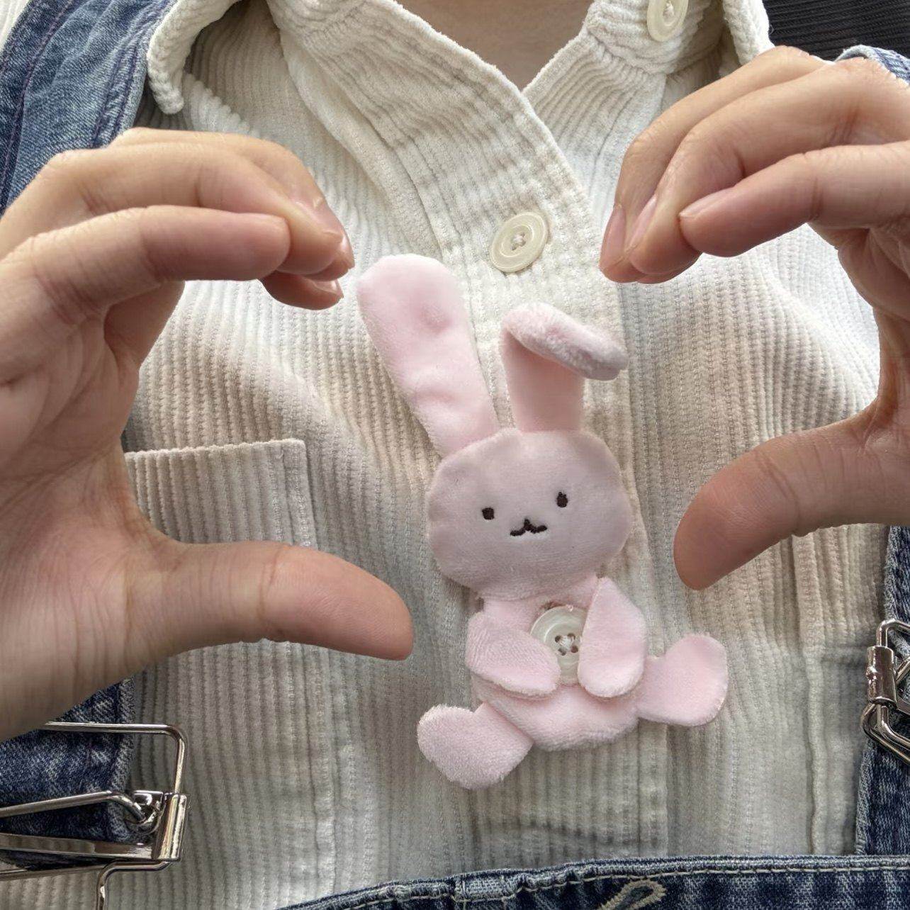 樱兰兔兔樱兰高校快闪周边治愈系小兔子小熊纽扣公仔胸针装饰品,模玩/动漫/周边/娃圈三坑/桌游,动漫挂件/文具,淘宝优惠券,粉丝福利购,淘宝优惠卷