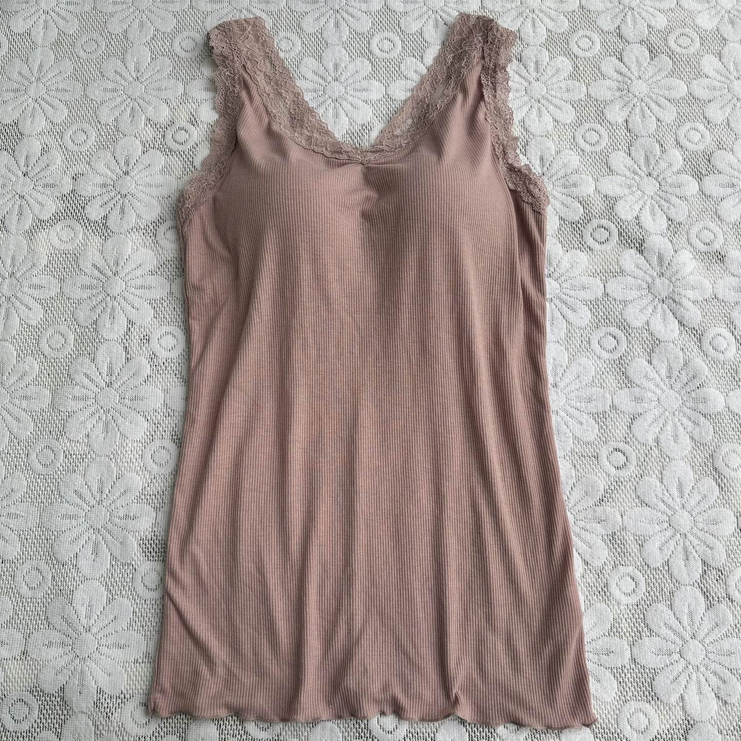 甜美蕾丝边免文胸带杯背心内衣女