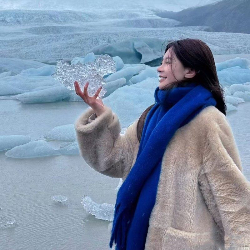 克莱因蓝围巾女冬季加厚仿羊绒纯色保暖防寒围脖冰岛旅游百搭披肩