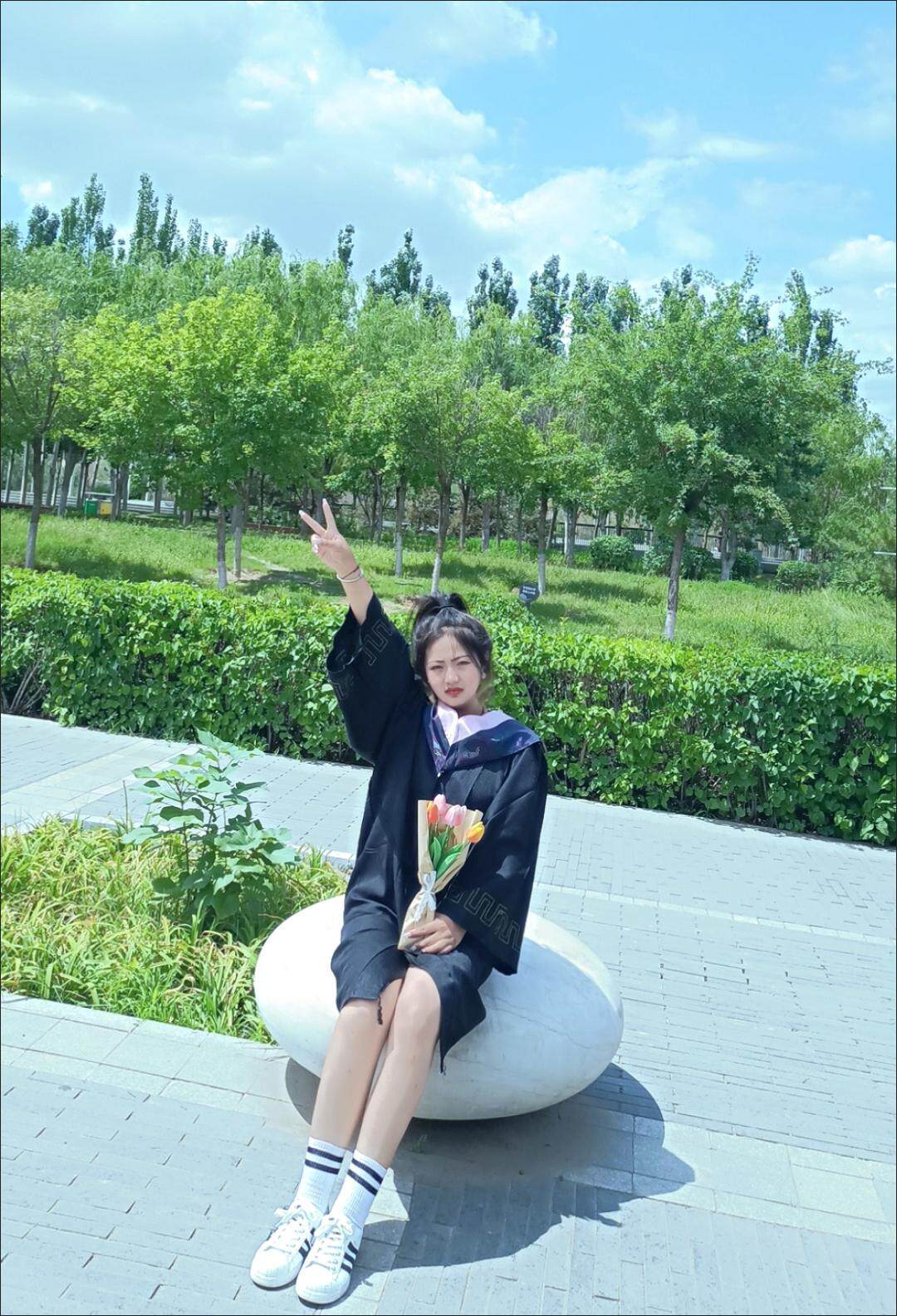 出租学位学士服粉色大学生毕业服男女学院风工科理科拍照合影服