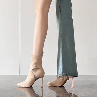 迪丽米迪 气质裸杏色高跟弹力瘦瘦靴女秋冬款尖头细跟短靴女新款