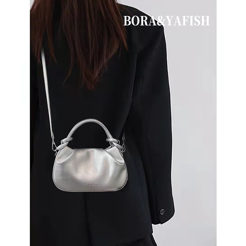 银色超火云朵小包包女式2025新款轻奢小众设计高级感斜挎包小拎包