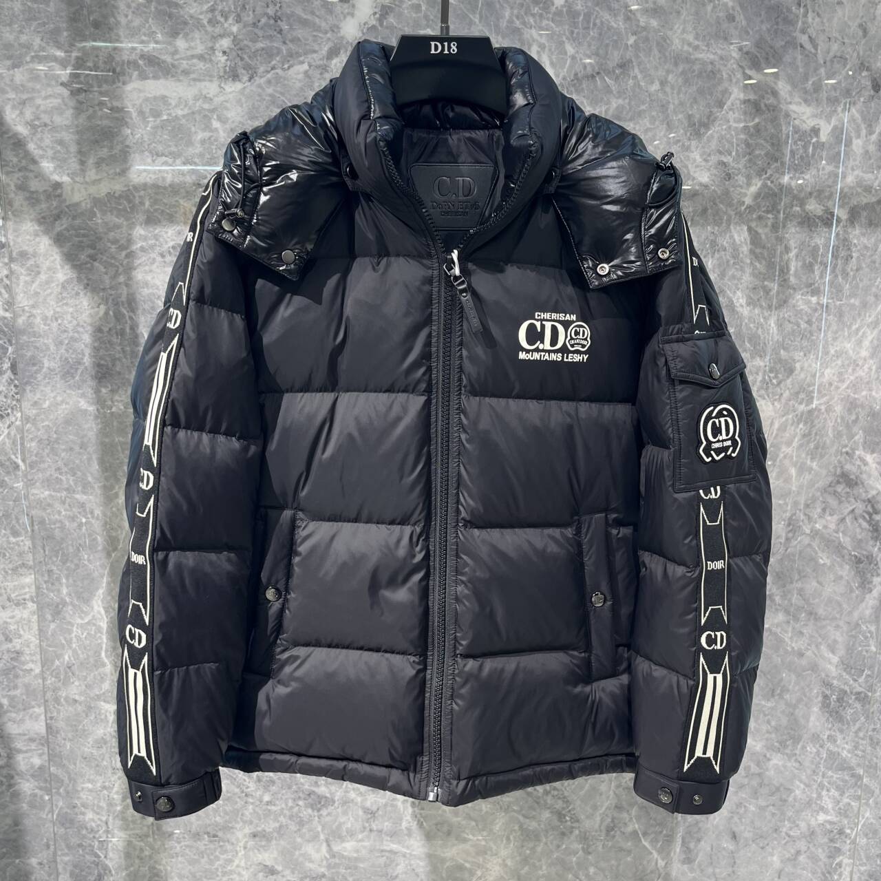 欧货潮牌修身连帽羽绒服加厚保暖