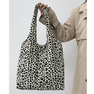 2026新款韩系ins大容量豹纹时尚日常通勤百搭单肩帆布包