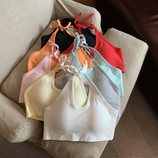 Jade Closet直营店推荐~美德拉纯欲风小个子带胸垫挂脖短装背心女