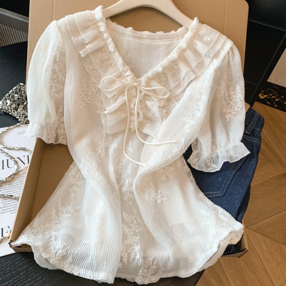 Jade Closet直营店推荐~美拉德甜美风娃娃v领蕾丝刺绣小衫上衣夏