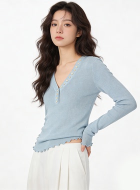 早春新款韩系百搭气质V领贝壳扣打底衫女减龄木耳边显瘦休闲上衣
