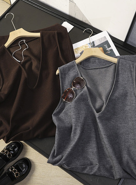 华子家 老钱风羊毛混纺深V领无袖针织背心连衣裙长裙女秋季44417