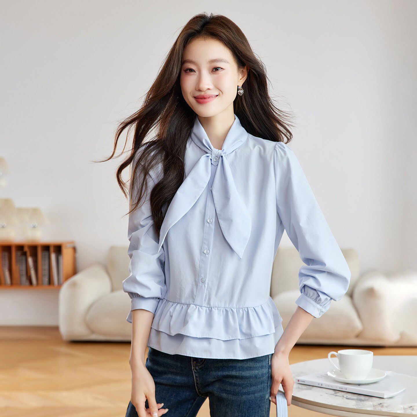 蓝色衬衫女2026年春季新款蝴蝶结减龄荷叶边上衣裙摆拼接短款衬衣