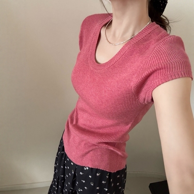 此外U领弹力针织短袖女