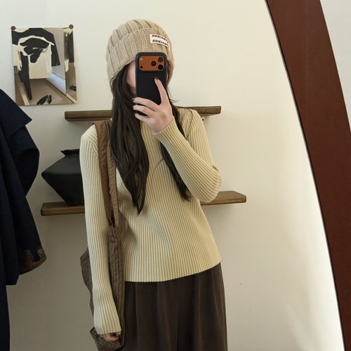 此外 立领坑条修身显瘦针织打底衫女2025冬季新款弹力气质毛衣潮