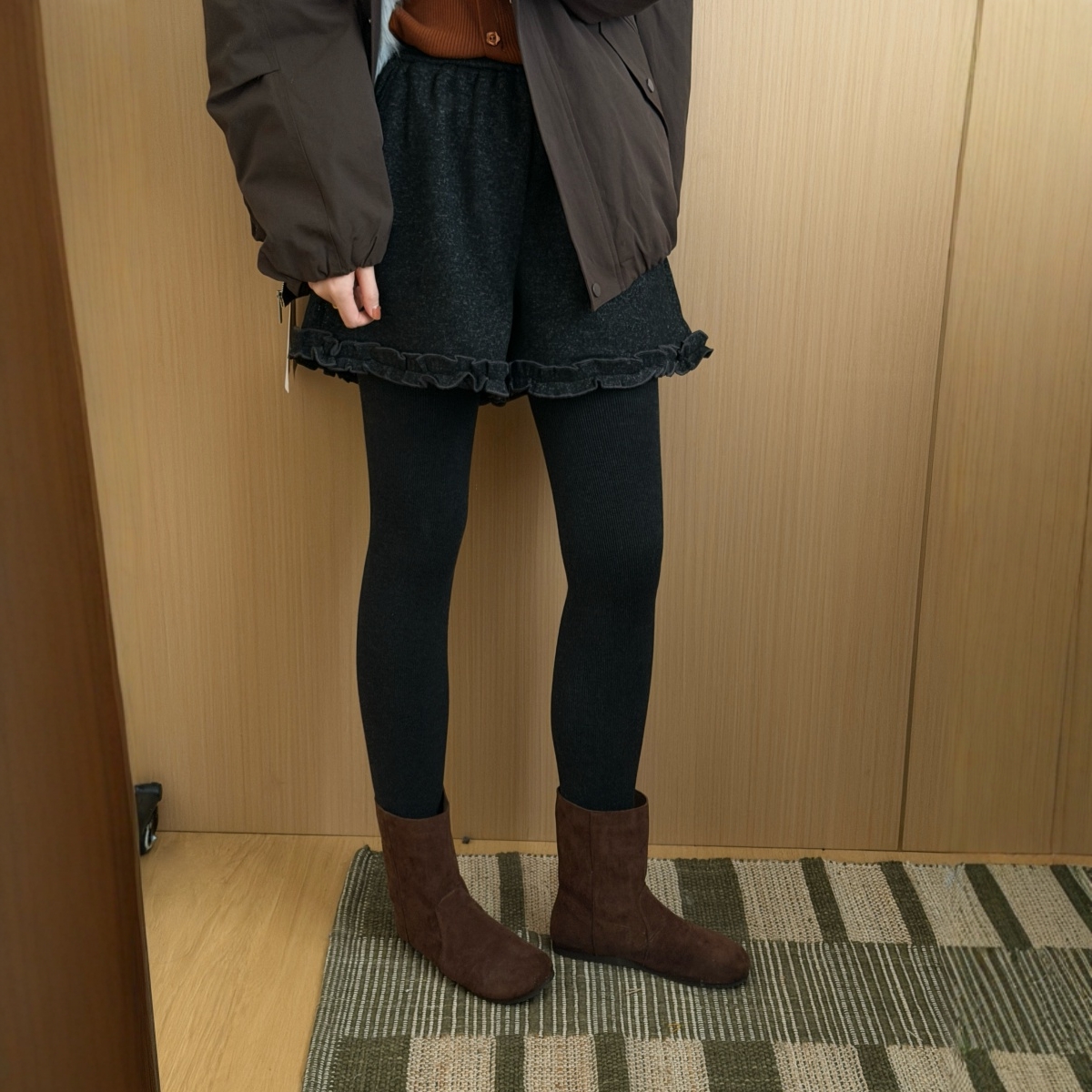 此外加厚花边毛呢短裤女