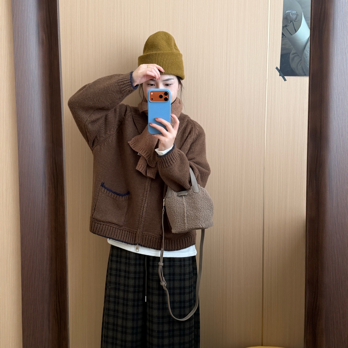 此外 翻领口袋拉链提花针织开衫女2025冬季新款宽松学院风毛衣潮