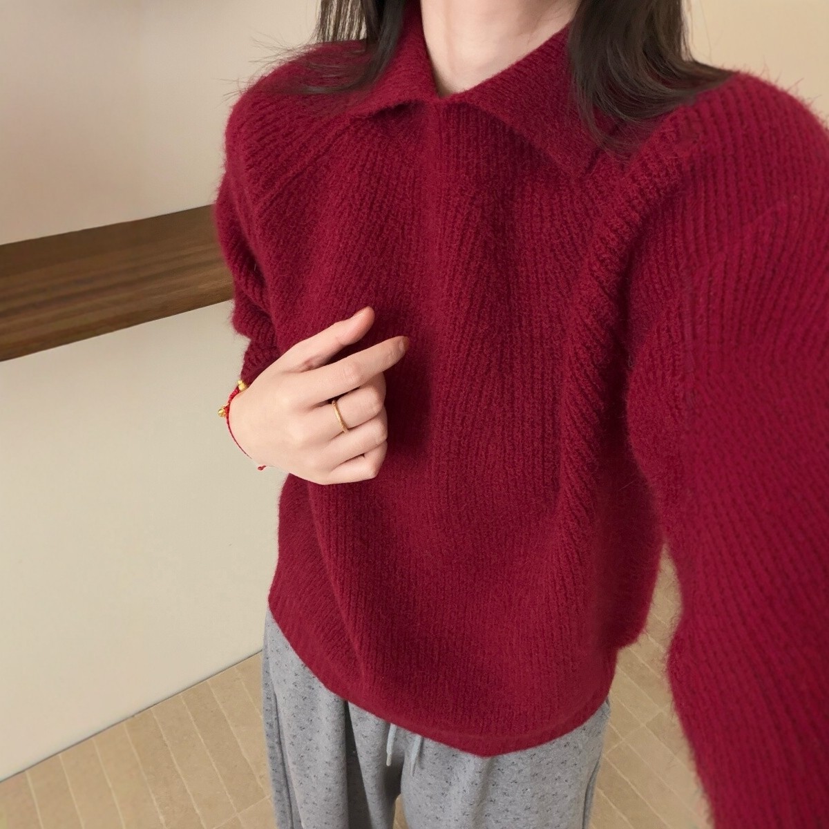 此外小翻领连肩袖基础毛衣女