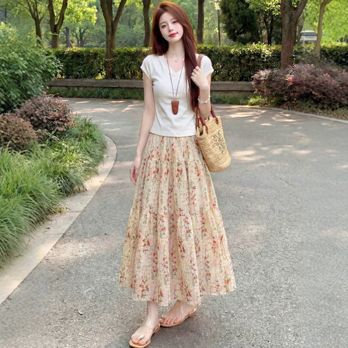 粉白法式复古碎花半身裙女2026夏季气质甜美显瘦印花压褶裙A字裙