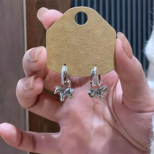 新款 925银针马上有钱双层小马铜钱吊坠耳扣微镶锆石本命年百搭款