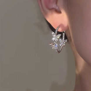 耳环耳扣女 爆款 高级感蝴蝶耳圈镶嵌锆石精致时尚 百搭耳饰2024新款