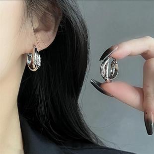 925银针耳饰简约银色不规则扭曲耳圈日常通勤个性 设计感耳环 时尚