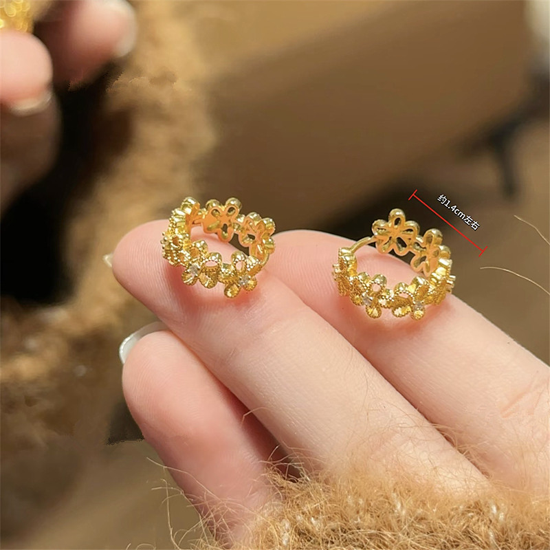 新款铜镀金蕾丝花边金色镂空花朵耳扣轻奢精致甜美高级感千金风,饰品/流行首饰/时尚饰品新,耳环,淘宝优惠券,粉丝福利购,淘宝优惠卷