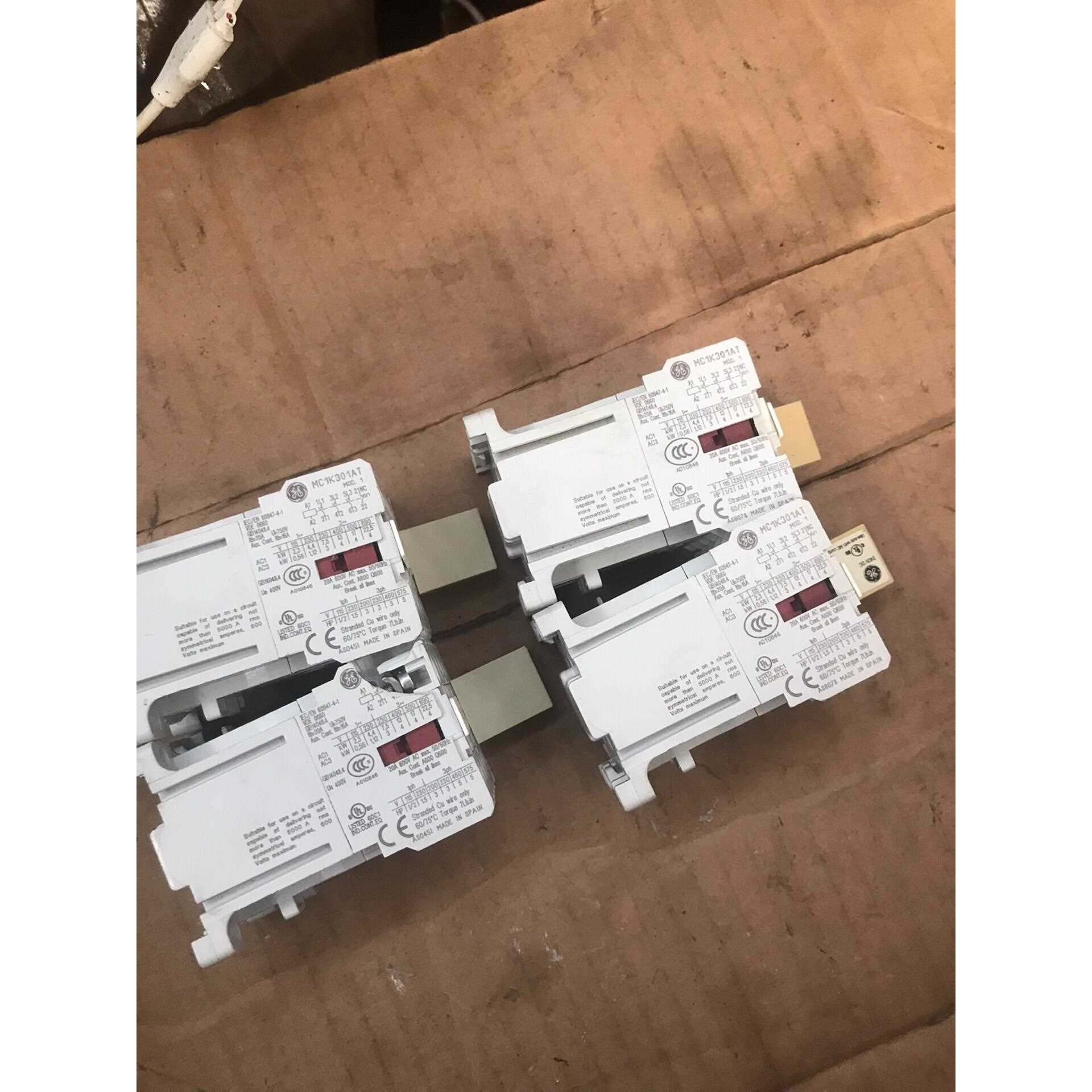 标价是空箱-MC1K301AT通用GE接触器，拆机的，包好，成色如图，有