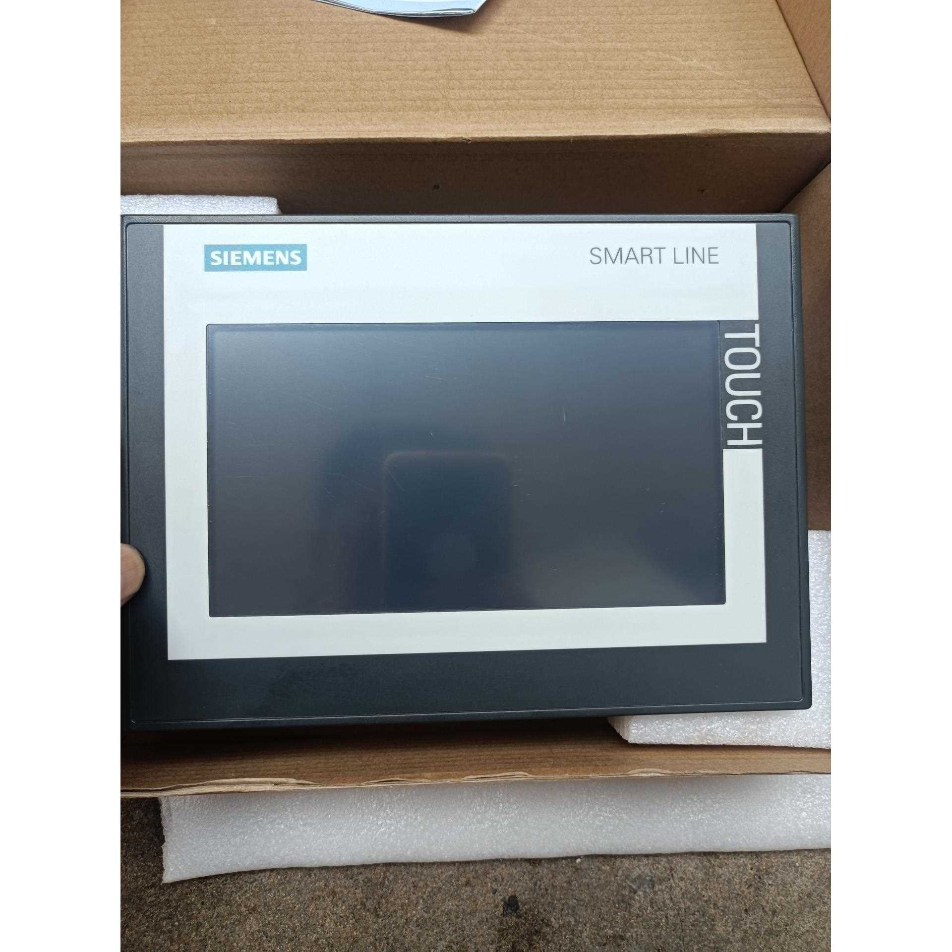 标价是空箱-全新触摸屏 6AV6 648-0CC11-3AX0议价