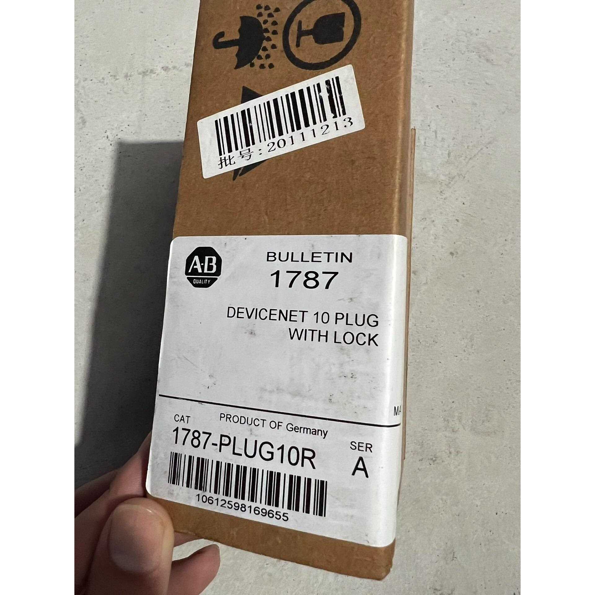 标价是空箱-1787-PLUG10R议价