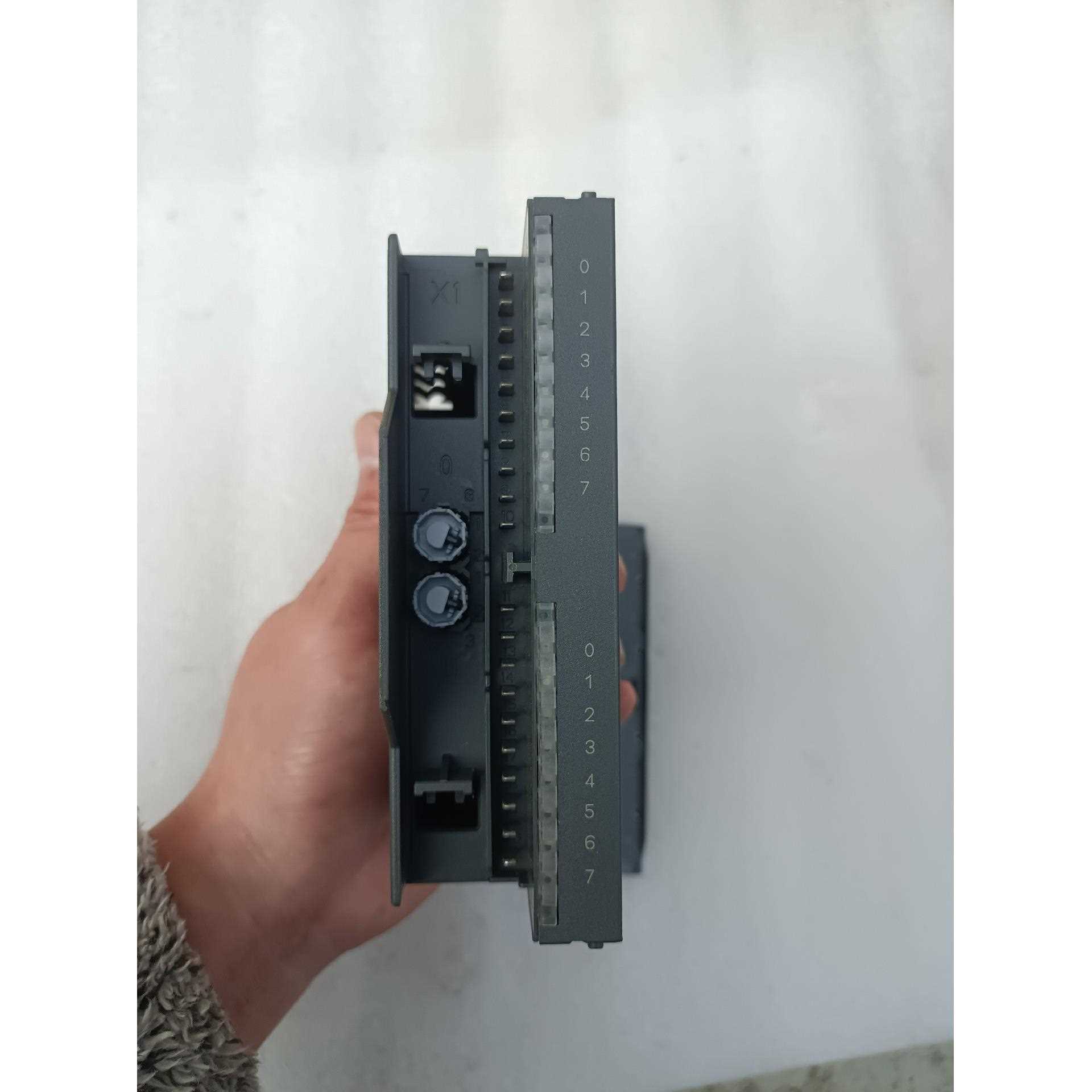 标价是空箱-PLC模块 6ES7 322-1HH01-0AA0议价