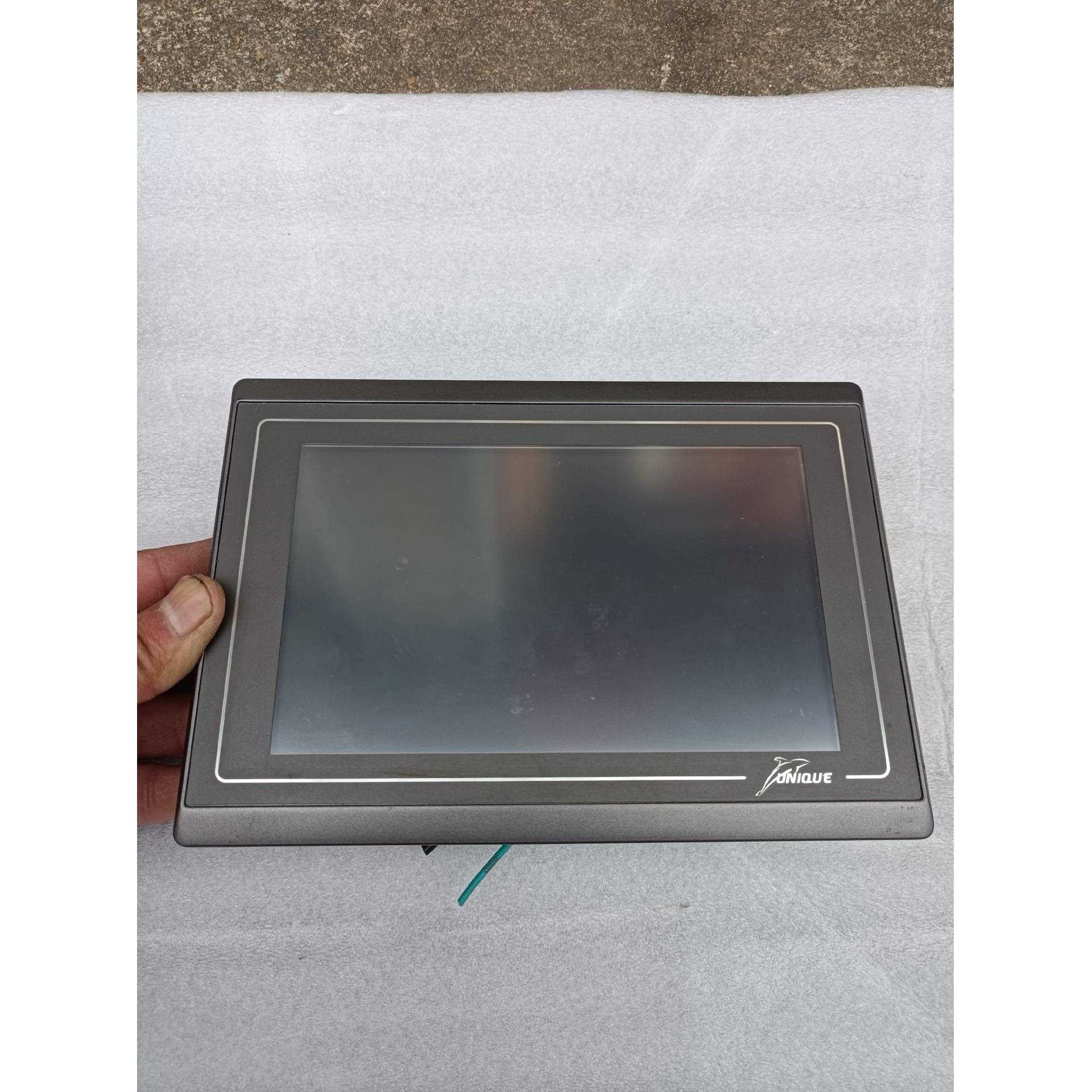 标价是空箱-UNIQUE优易控 温湿度程序控制器 触摸屏议价