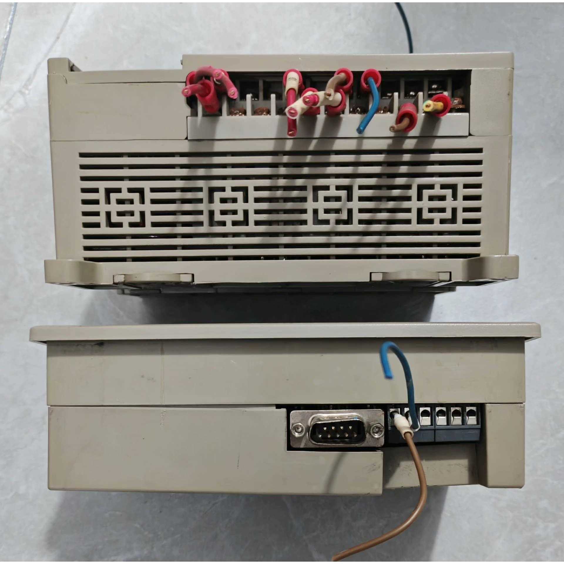 标价是空箱-MAM-KYO3S螺杆式空压机控制器，配套显示屏一台铭牌掉