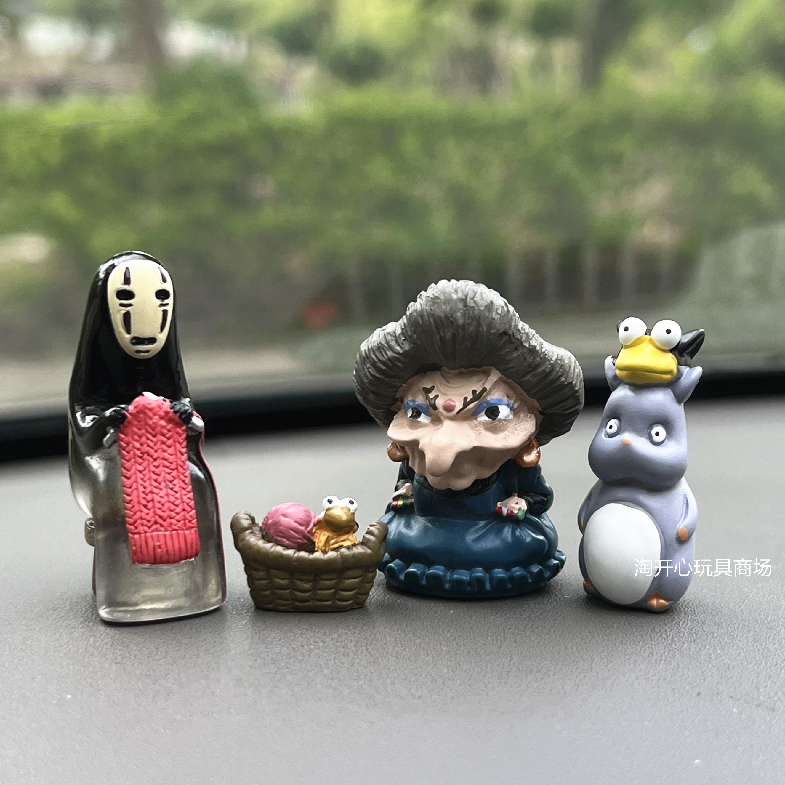 多款千与千寻呆萌男 保护神汤婆摆件