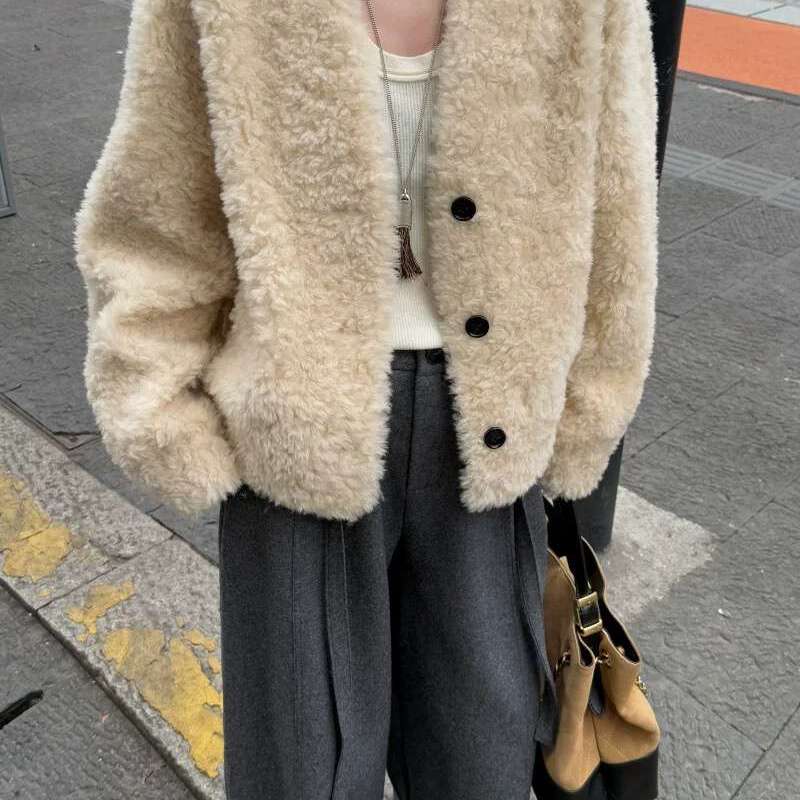 羊羔毛羊剪绒皮毛一体皮草毛毛外套女V羊毛短外套(含100绵羊毛)女