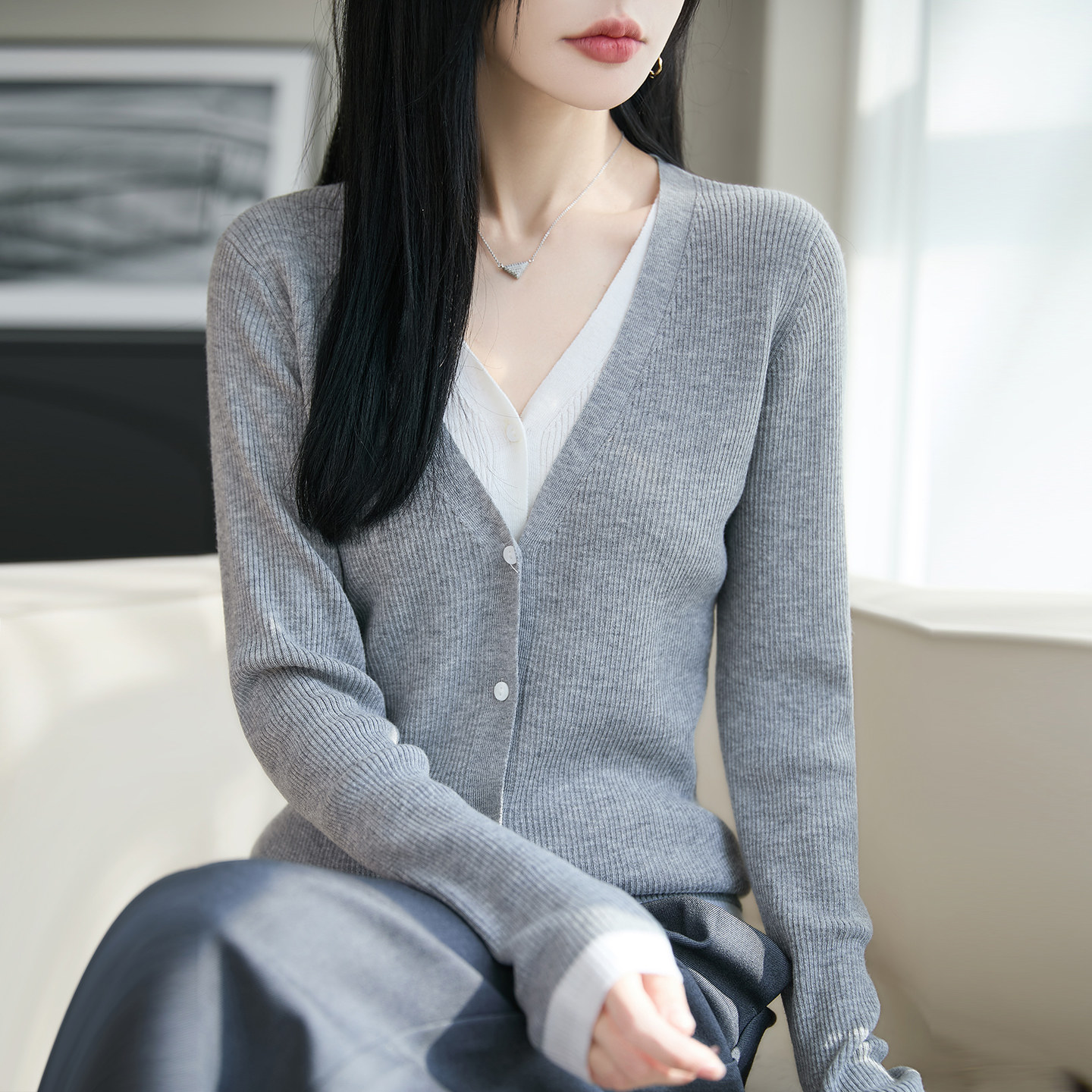 上新中~法式48支精纺羊毛假两件V领开衫女薄款修身针织衫外套大码