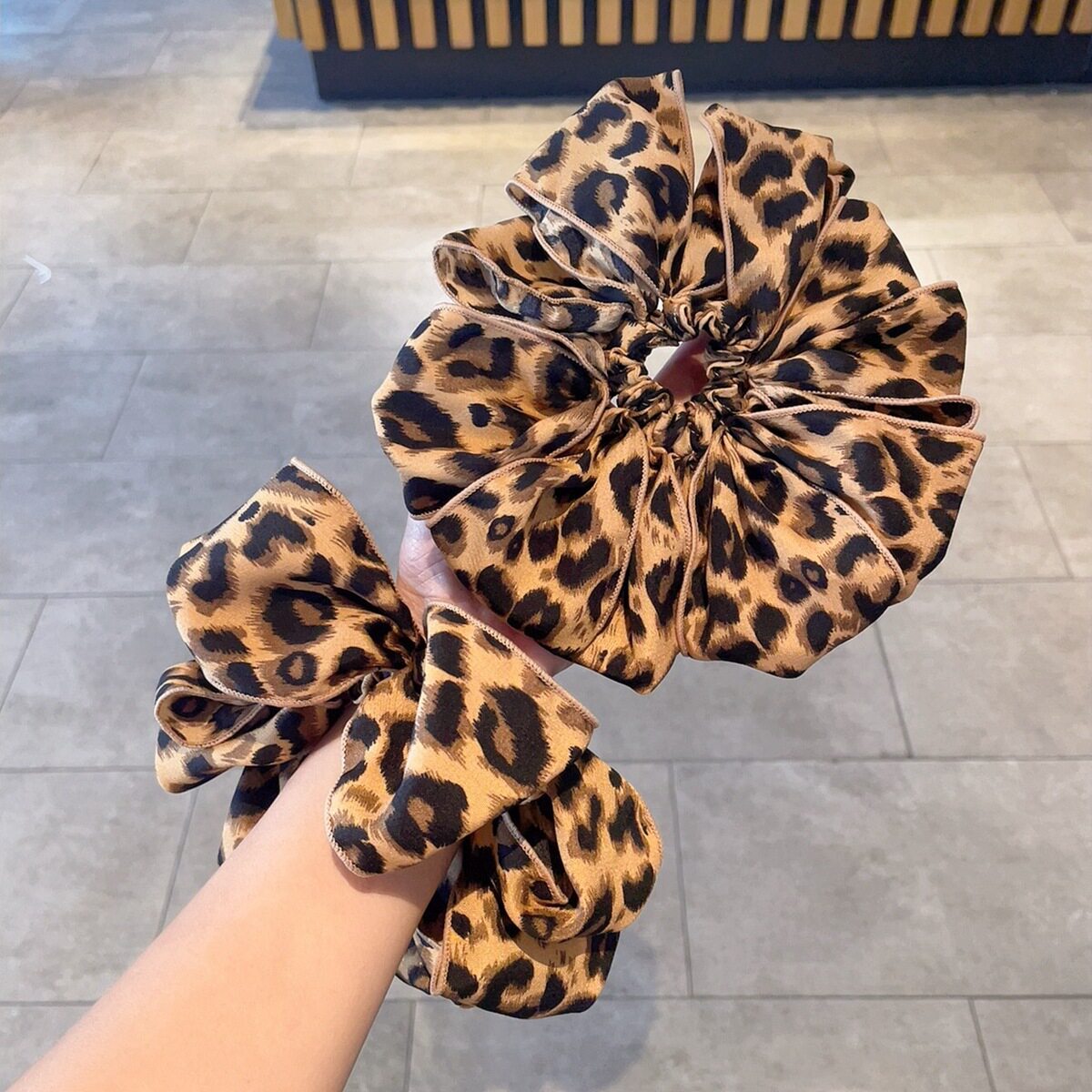 层次感蝴蝶结豹纹布艺大肠发圈女发绳高级感马尾扎头绳头花头饰