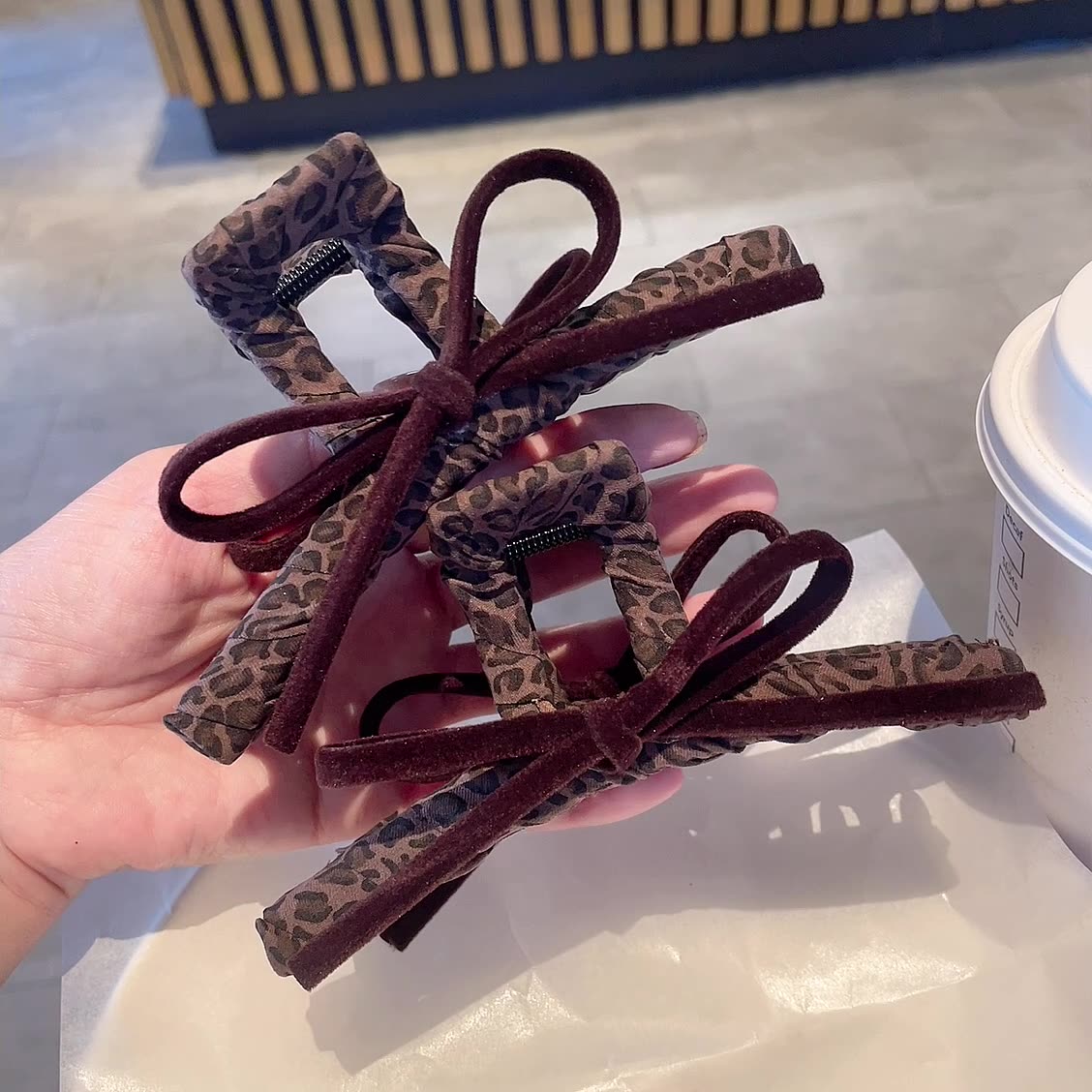 高级复古美拉德咖色蝴蝶结抓夹