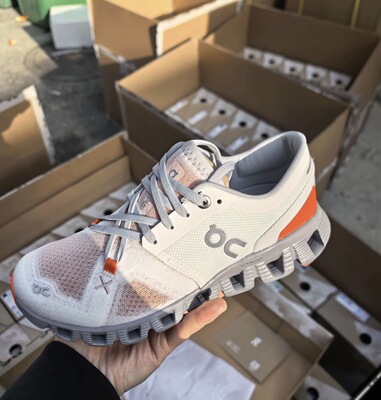 On昂跑 Cloud X 3 综合体能 抗冲击 低帮 训练鞋 女款 白灰