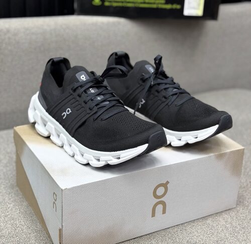 On昂跑 Cloudswift 3 耐磨低帮跑步鞋女款黑灰色透气减震