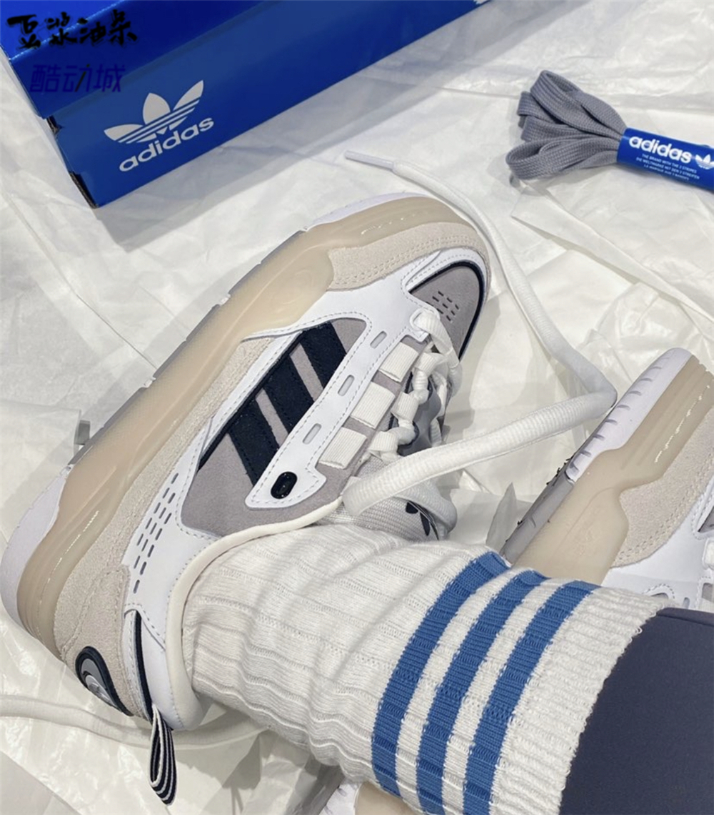 Adidas男女同款低帮休闲板鞋