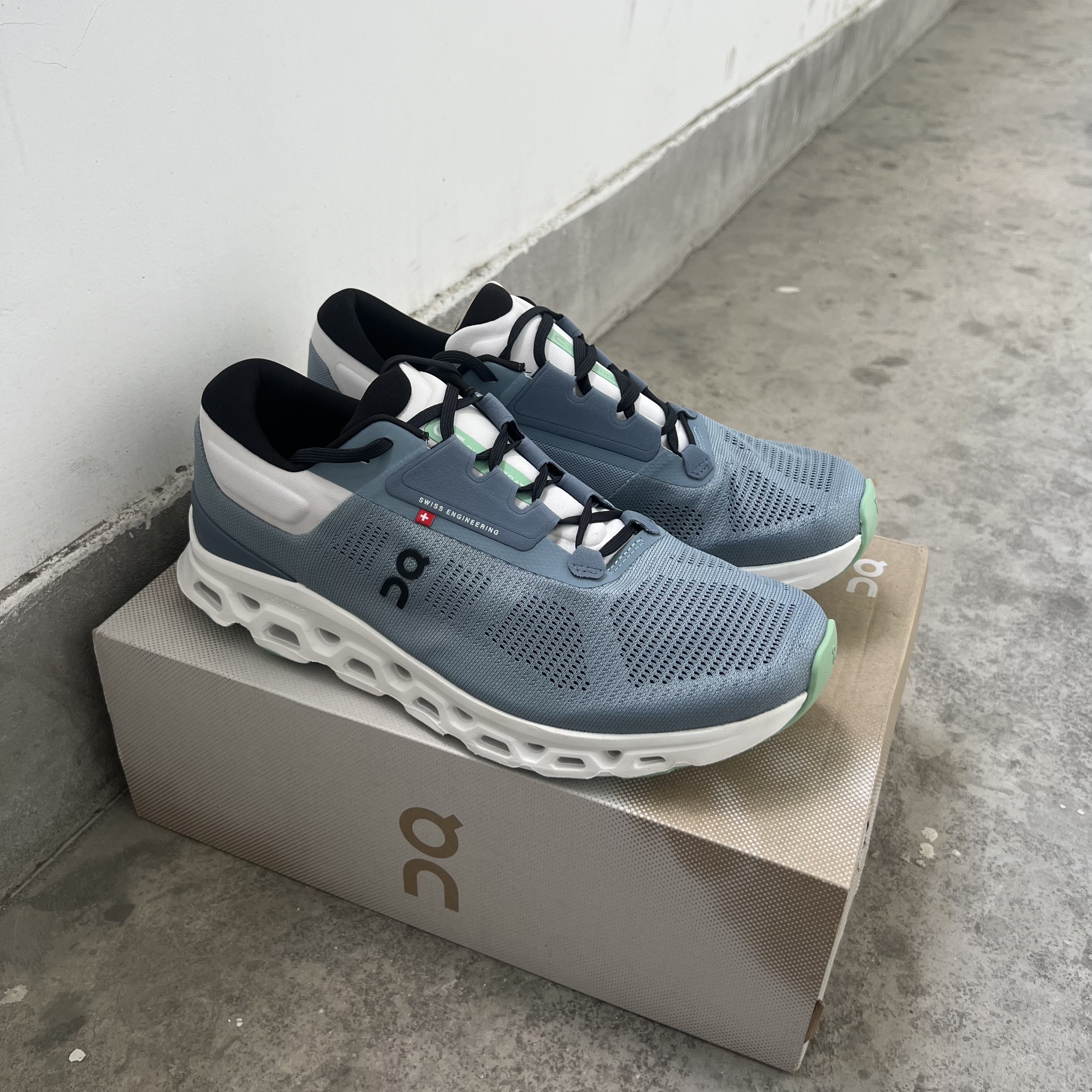 昂跑高端户外天蓝跑鞋On Running CloudStratus 3MD30111504
