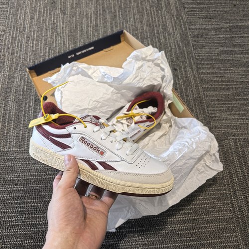 Reebok Club C Revenge 锐步综合训练包裹性低帮网球鞋 女款 白红