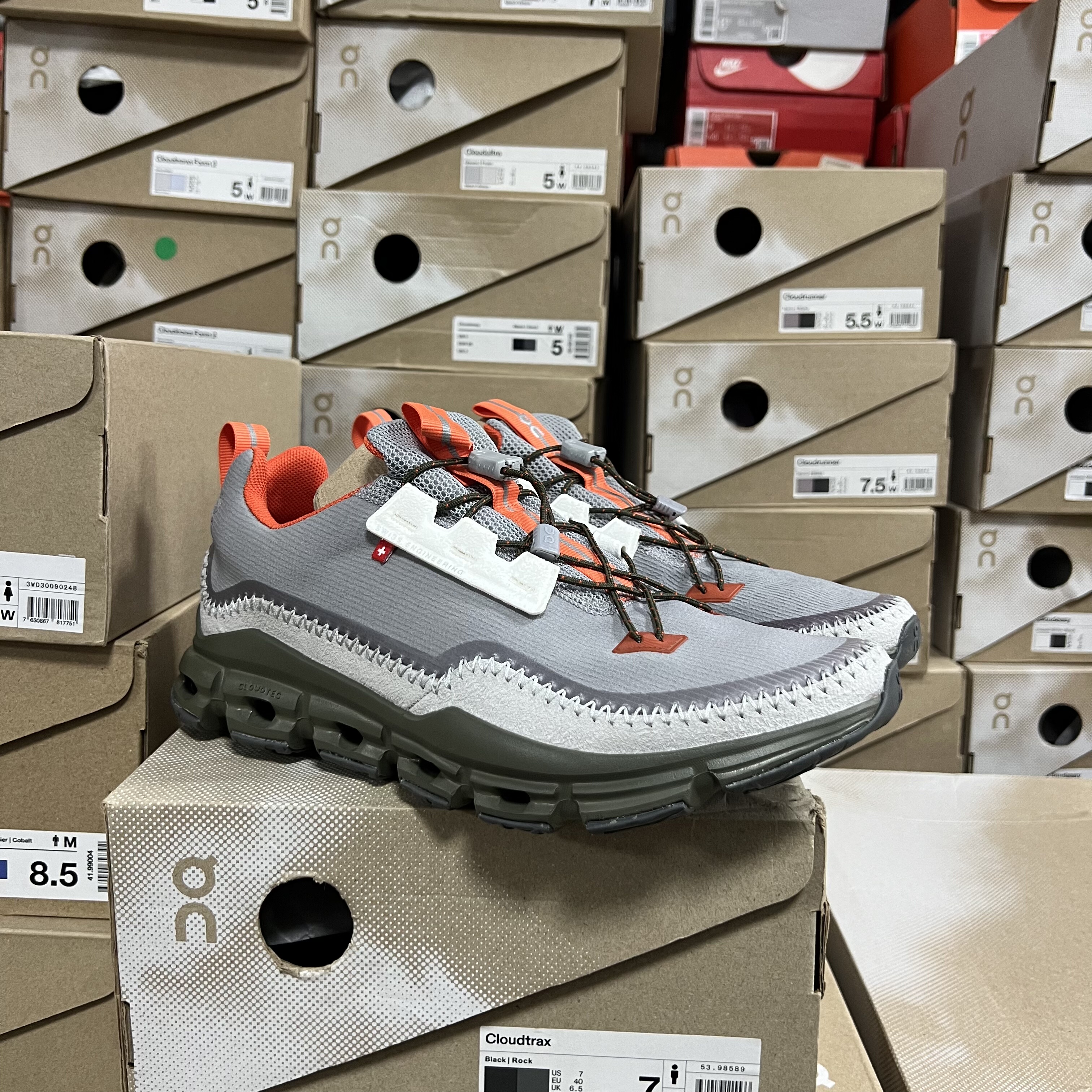 On昂跑Cloudaway全天候轻量运动减震低帮男款合金灰青藤绿休闲鞋