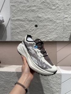 SALOMON萨洛蒙AERO GLIDE 3/4低帮黑色全黑透气公路跑步鞋