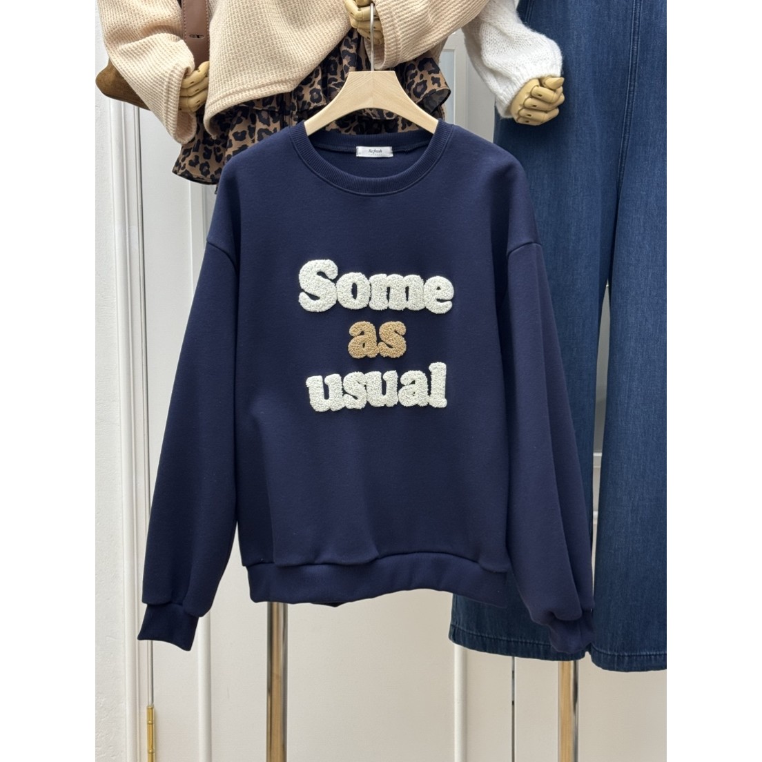 八1112韩国东大门运动户外卫衣区4488585韩版英伦可爱高端冬季