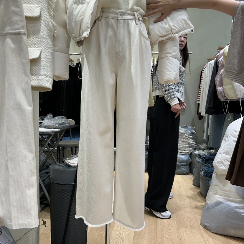 八1209韩国东大门运动牛仔裤区4528132秋冬气质韩版个性可爱街舞