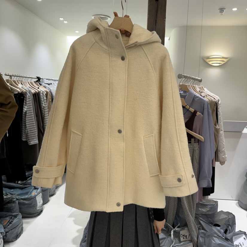 八1112韩国东大门运动瑜伽外套短款大衣热销区4487012气质通勤