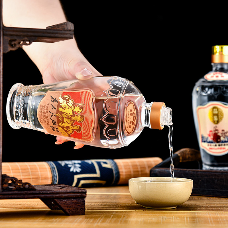 高档玻璃透明空酒瓶白酒瓶500ml怀旧散装空瓶复古礼盒套装可定制